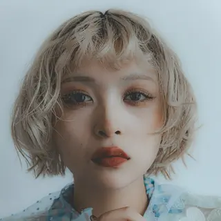 パーマ ハイトーン／暖色 👩🏼HONOKAのヘアスタイル