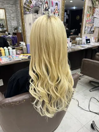 ショート 土屋朱理/ ハイトーンカラーのヘアスタイル