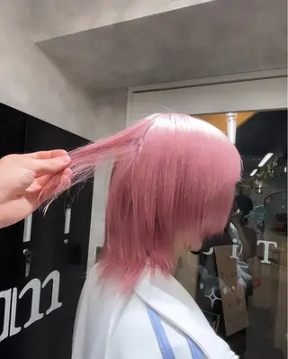 ミディアム カラー 【複雑*ハイトーン】 ピンク💎ブロンドのヘアスタイル