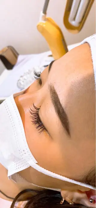 マツエク・マツパ 髪質改善/艶髪/ 透明感カラー/サラのヘアスタイル