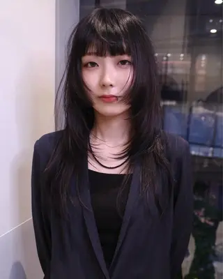 ショート カラー SALOWIN所属・ブリーチ🔑 ボブ✨レイヤーのヘアスタイル