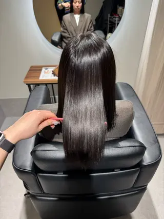 セミロング NAVY 橋本心 縮毛矯正のヘアスタイル