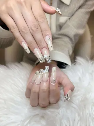 ネイル ゴテゴテネイルサロン所属・ゴテゴテ ネイルのネイルデザイン