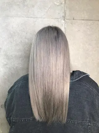 ロング hairroomsheeps所属・ハイトーン/ホワイト カラー/SHOKAのヘアスタイル