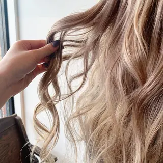 ロング カラー ハイトーン/レイヤー 💜Akaneのヘアスタイル