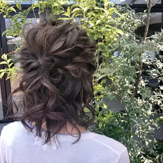 ミディアム ヘアアレンジ マエダ リョウのヘアスタイル