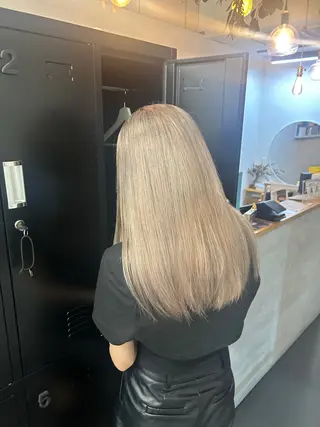 ロング カラー カット・ブリーチ/ ふわあいりのヘアスタイル