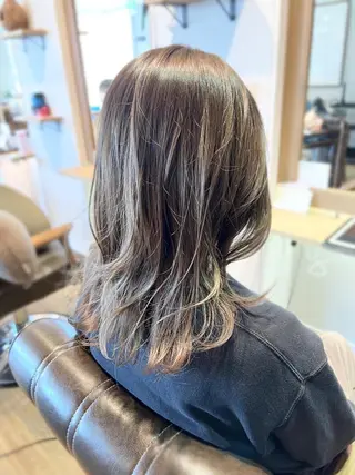 カラー 堀 望美のヘアスタイル