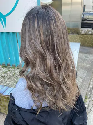 ロング カラー ヘアアレンジ 佐藤 魁人のヘアスタイル