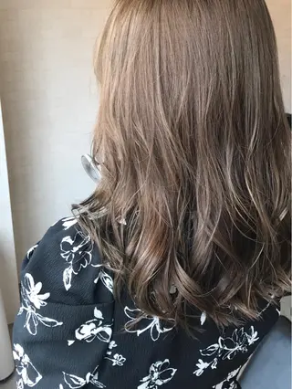 カラー 【指名No1】飯塚 宏美のヘアスタイル