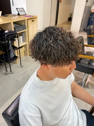 ショート パーマ メンズ マエダ リョウのヘアスタイル