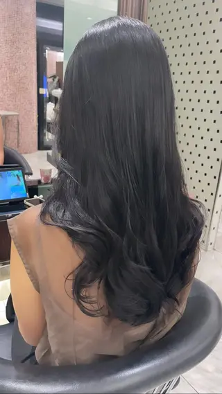 ロング パーマ コテ巻きパーマ 藤野佑成のヘアスタイル