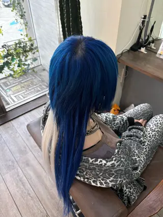 ロング 黒坂 佳乃のヘアスタイル