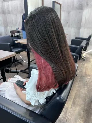 セミロング サニーサイド大名 ダブルカラー髪質改善のヘアスタイル