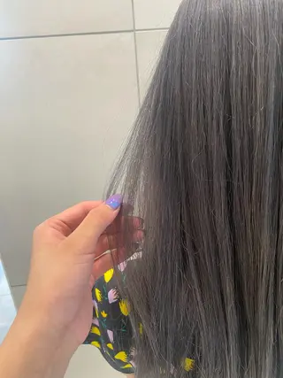 セミロング カラー 透明感カラー 天羅のヘアスタイル