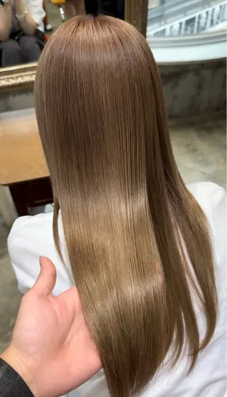 ロング yelm所属・🫒オリーブカラー ミディアムレイヤー✨のヘアスタイル