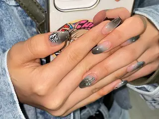 ネイル MARIE NAILS青山店所属・✴︎ Nanaのネイルデザイン