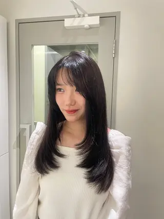 ロング CYAN by artefice所属・安達 萌花のヘアスタイル