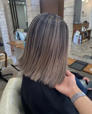 セミロング カラー パーマ ヘアアレンジ メンズ キッズ ネイル マツエク・マツパ ハイライト、レイヤー カット/西梅田/中西のヘアスタイル