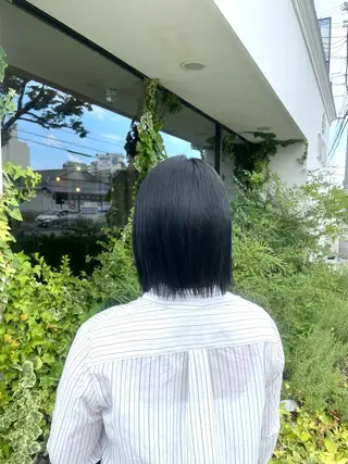 ショート ROZA germe所属・SHIO / ハイトーンカラーのヘアスタイル