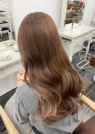 ロング カラー anli所属・tomomi /レイヤーカットのヘアスタイル