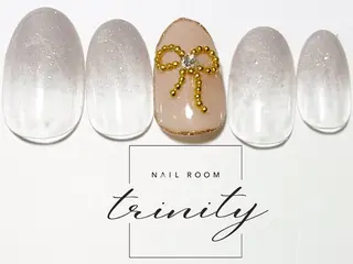 ネイル Trinity ネイリストスタッフのネイルデザイン