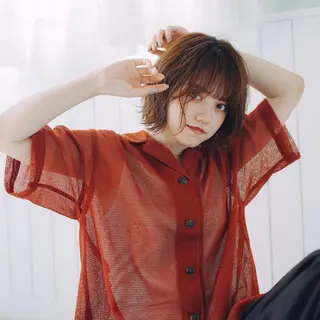 ミディアム 髪質改善／白髪ぼかし 継続する美髪のヘアスタイル