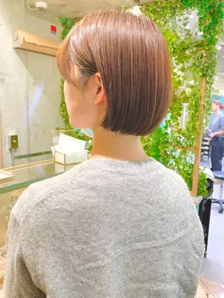 ショート カラー 小泉 葵のヘアスタイル