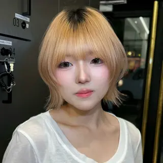 ショート カラー 𝗬𝟮𝗞韓 ⛓️ハイトーンのヘアスタイル