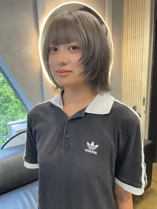 ミディアム カラー 宮崎　達也 ミルクティーベージュのヘアスタイル