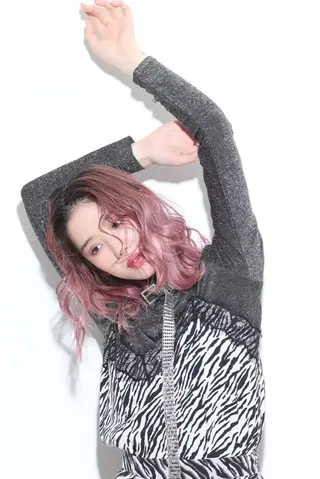 ミディアム LEE HORIE所属・松田 百花のヘアスタイル