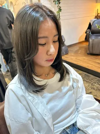 ミディアム カラー 暖色/レイヤー 🦋MIYUUのヘアスタイル