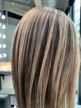 カラー リョウ/ショート /ハイトーン/八王子のヘアスタイル