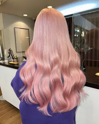 ロング カラー ANKH CROSS 新宿店所属・色ムラ修正の神様 新宿ハイトーンかすみのヘアスタイル