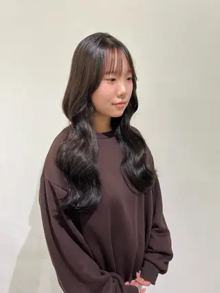 ロング カラー 淺井 捺央のヘアスタイル