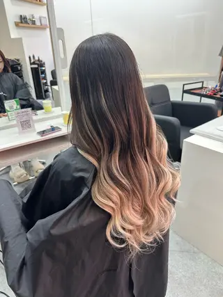 ロング 韓国ヘア×ハイトーン AYA💫のヘアスタイル