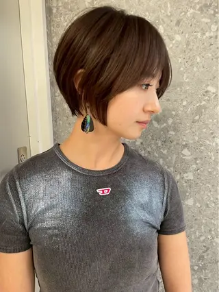 ショート カラー ヒガセ コハのヘアスタイル