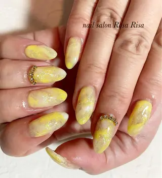 セミロング ネイル ネイルスタジオ シェイクユアハンズのネイルデザイン