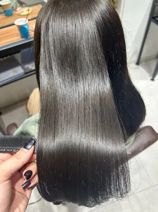 ミディアム カラー sakura / Fierのヘアスタイル