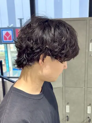 ショート カラー パーマ メンズ 【シャドウパーマ センターパート】義心のヘアスタイル