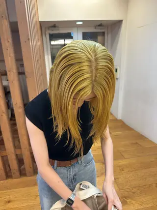 ミディアム カラー フジタ イロハのヘアスタイル