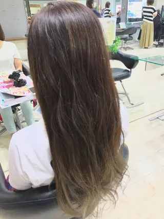 ロング カラー Adachi Fujikoのヘアスタイル