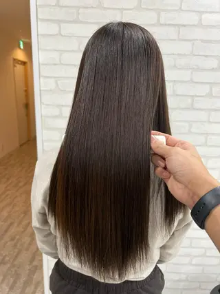 ロング 髪質改善 上品艶感カラーのヘアスタイル