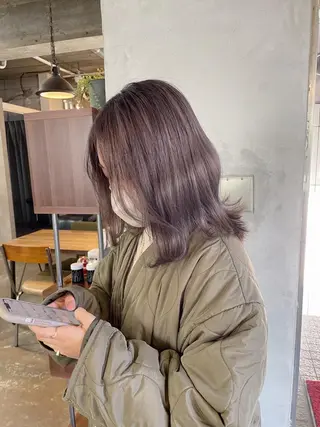 ミディアム カラー 髙橋一哉　ブリーチ/ ベージュカラーのヘアスタイル