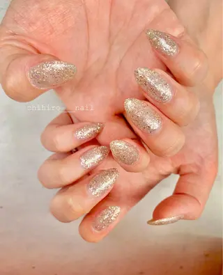 ミディアム カラー ネイル beauty salon ma'am所属・chihiro 小路ネイルのネイルデザイン