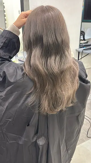 ロング 韓国ヘア/ブリーチ無 しWカラー/オリーブのヘアスタイル