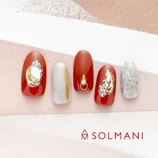 ネイル SOLMANI 予約担当のネイルデザイン