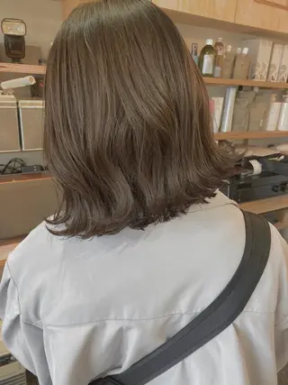 ミディアム roka ノゾミのヘアスタイル