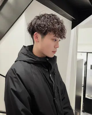 パーマ メンズ Qin shaire salon 原宿verno店所属・【センターパート】 ETO／江藤翼の眉毛・アイブロウイメージ