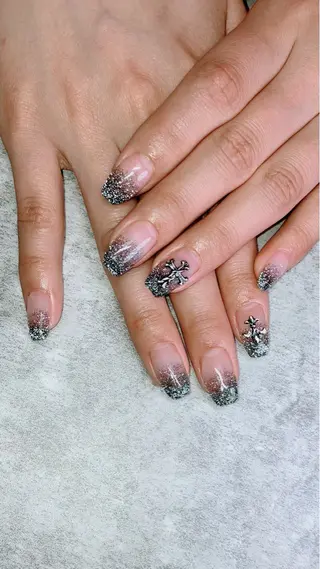 ネイル haleyume所属・shino🌟 痛ネイルのネイルデザイン
